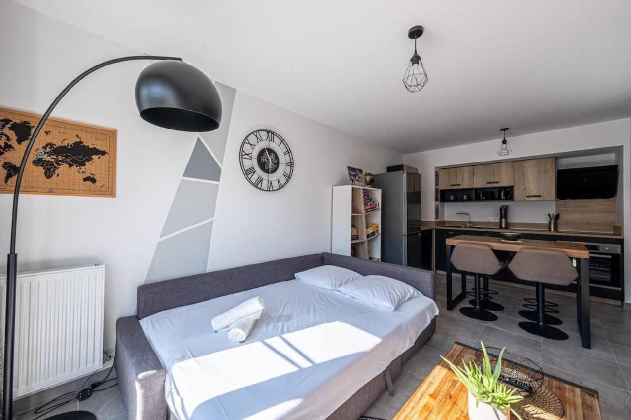 F2 Cozy Pour 4 Proche Disneyland - Fairytale Factory Villeneuve-Saint-Denis Esterno foto